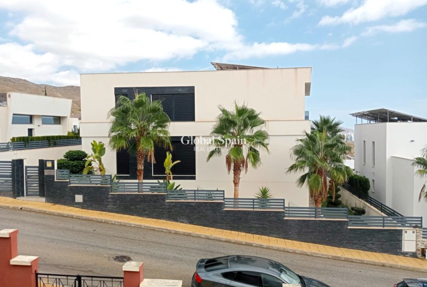 Resale - Semi-Detached -
FINESTRAT