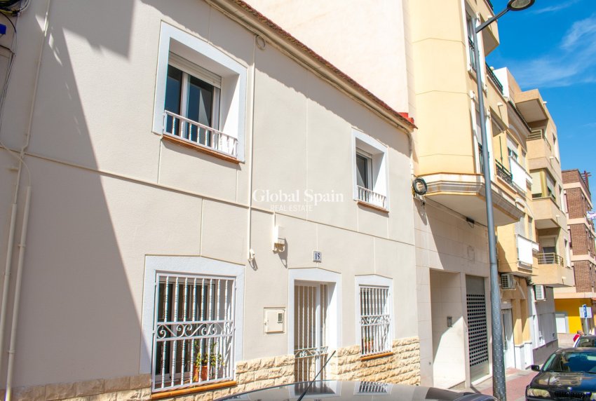 Resale - Semi-Detached -
GUARDAMAR DEL SEGURA - Guardamar pueblo