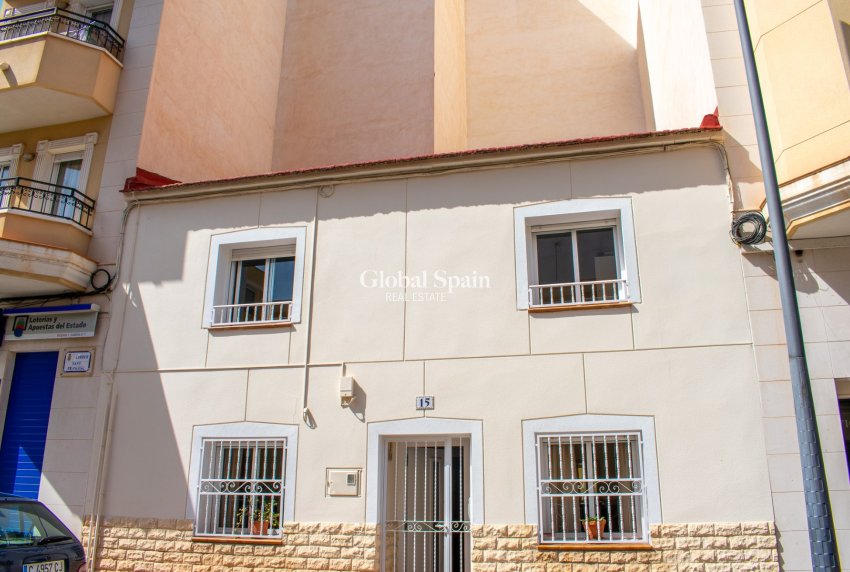 Resale - Semi-Detached -
GUARDAMAR DEL SEGURA - Guardamar pueblo