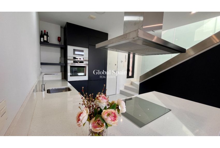 Resale - Semi-Detached -
Los Dolses