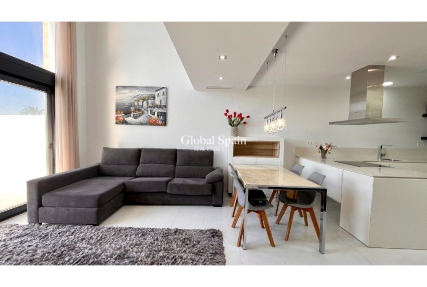 Resale - Semi-Detached -
Los Dolses