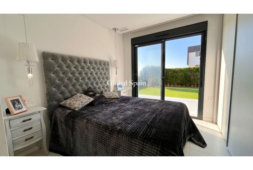 Resale - Semi-Detached -
Los Dolses