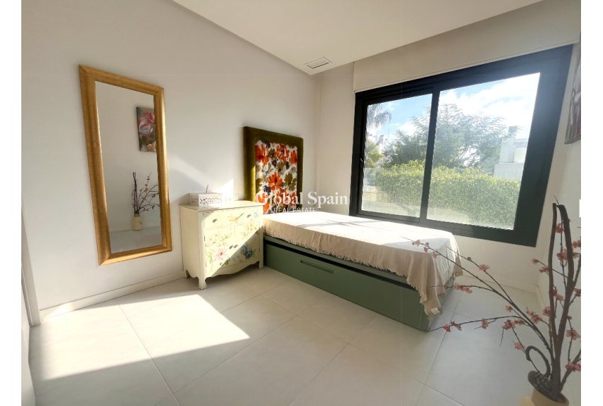 Resale - Semi-Detached -
Los Dolses