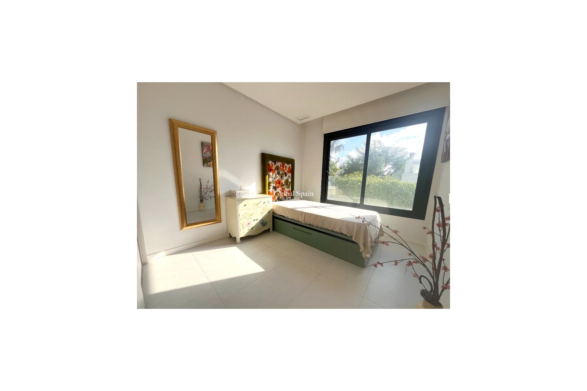 Resale - Semi-Detached -
Los Dolses