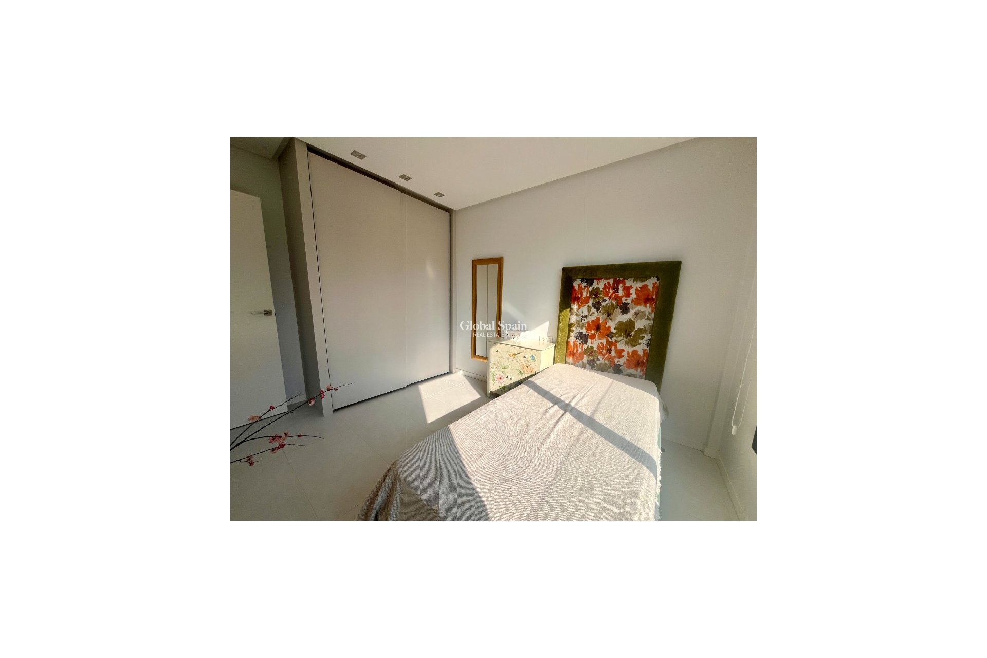 Resale - Semi-Detached -
Los Dolses