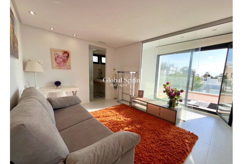 Resale - Semi-Detached -
Los Dolses