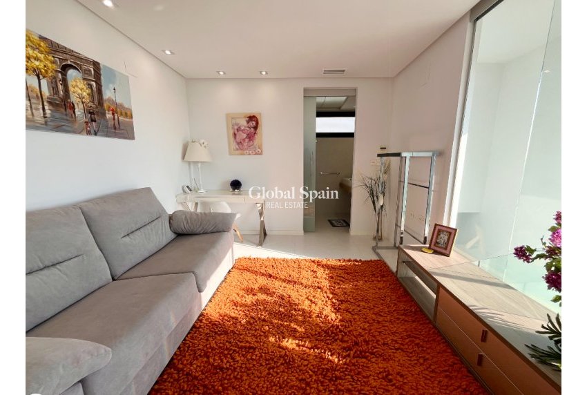 Resale - Semi-Detached -
Los Dolses