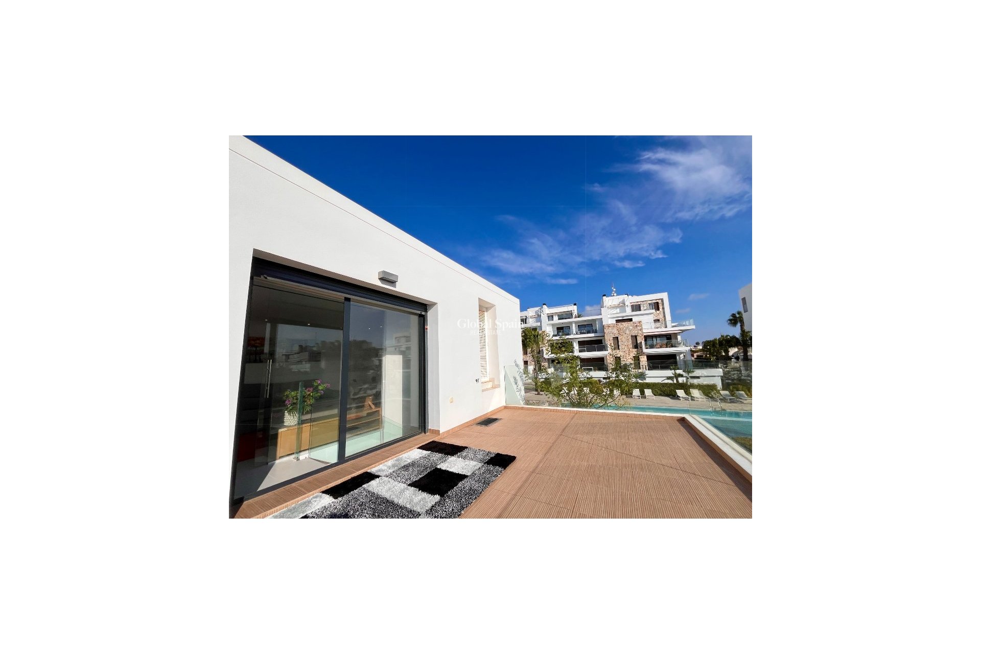 Resale - Semi-Detached -
Los Dolses