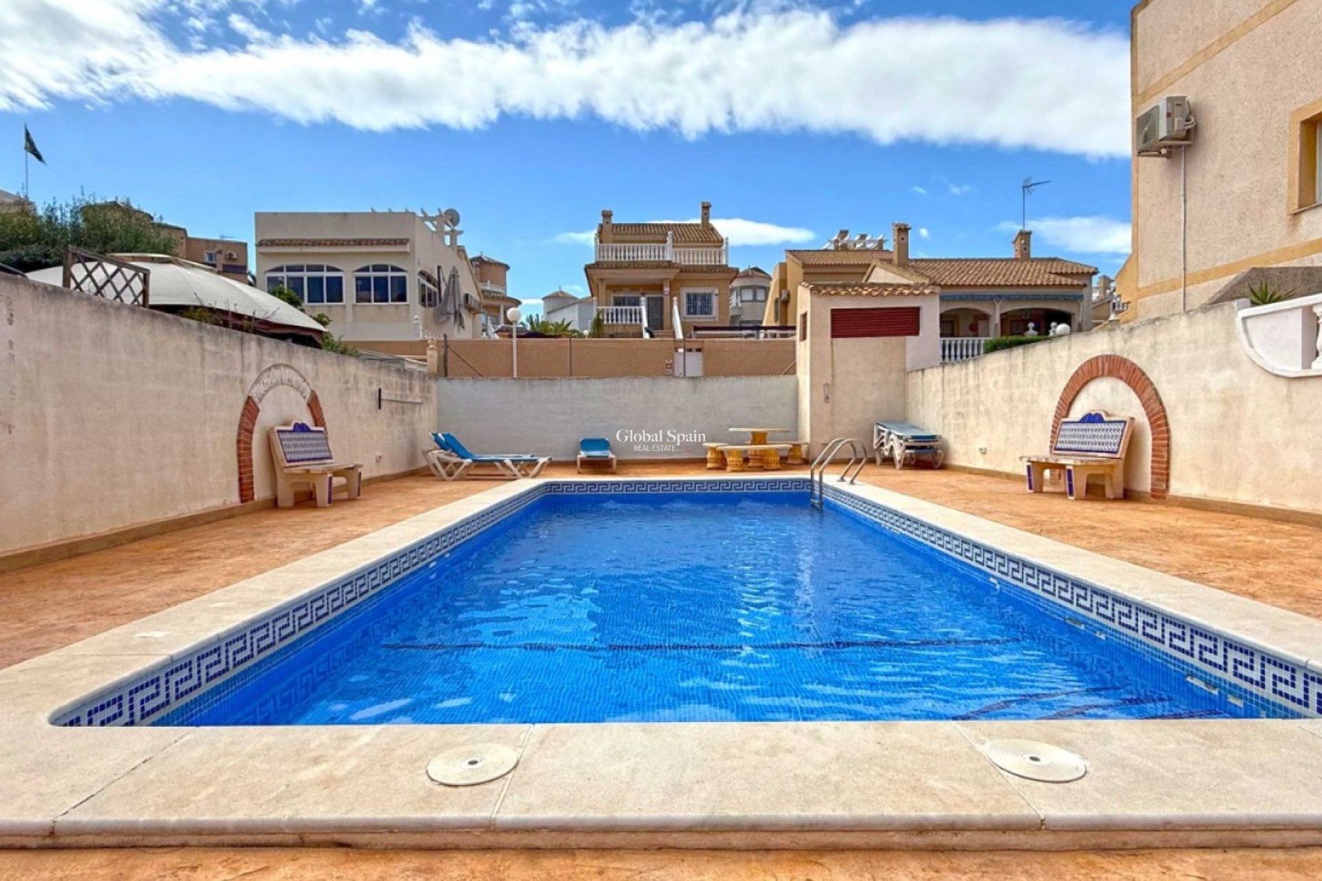 Resale - Semi-Detached -
ORIHUELA COSTA - LOS BALCONES - LOS ALTOS