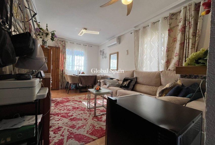 Resale - Semi-Detached -
ORIHUELA COSTA - Playa Flamenca