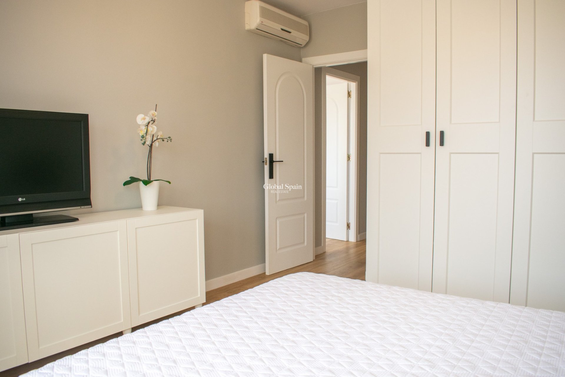 Resale - Semi-Detached -
ORIHUELA COSTA - Punta Prima