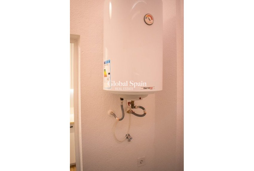 Resale - Semi-Detached -
ORIHUELA COSTA - Punta Prima