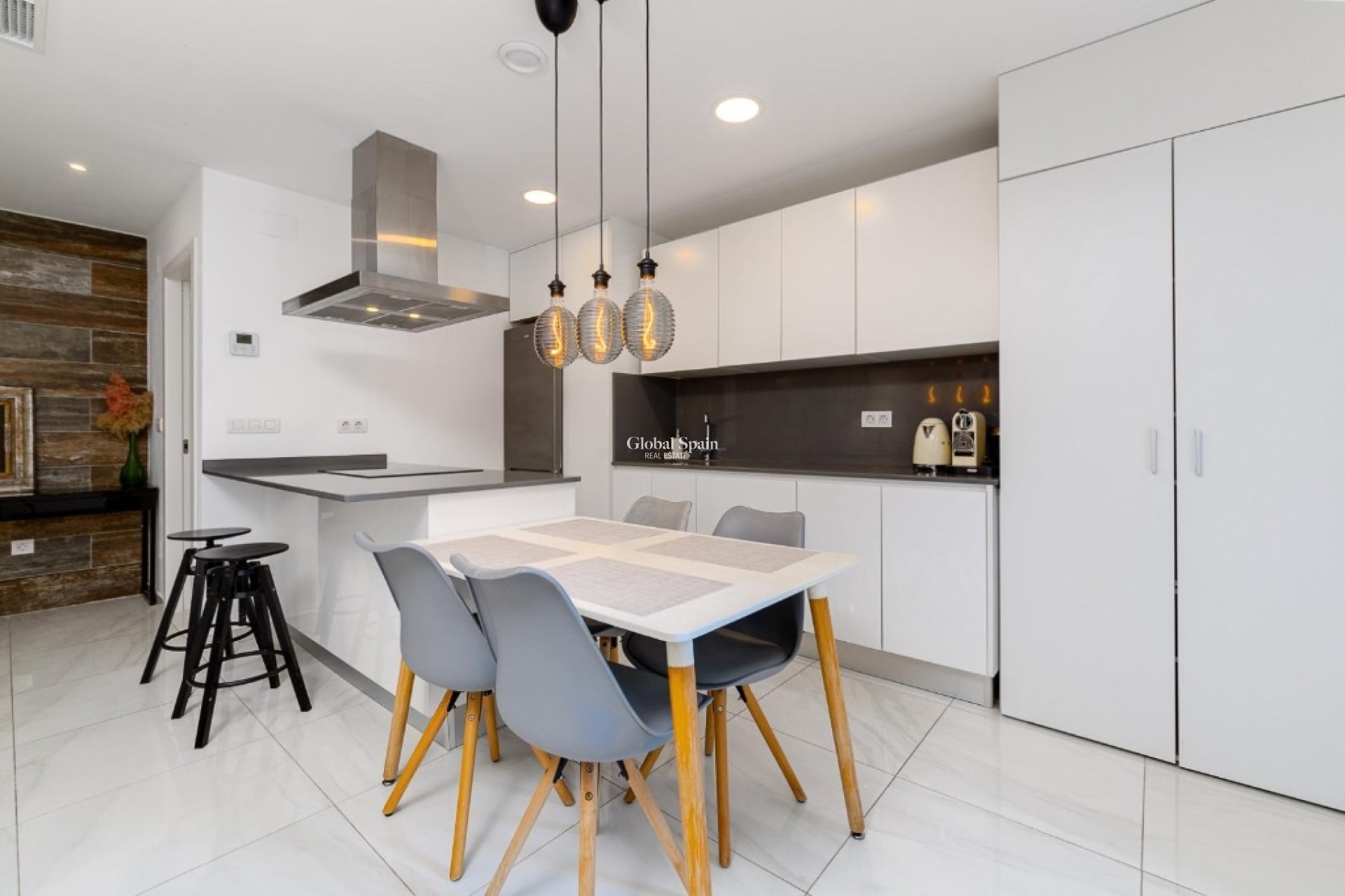 Resale - Semi-Detached -
ORIHUELA COSTA - VILLAMARTÍN