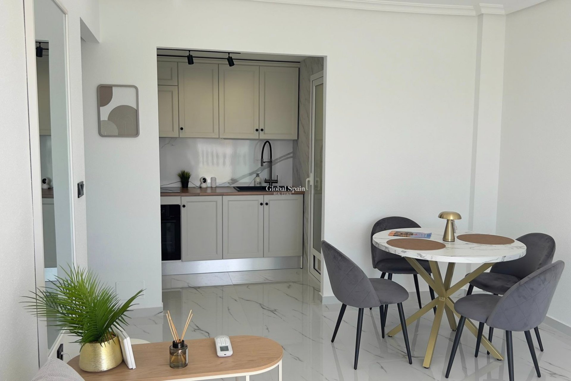 Resale - Semi-Detached -
ORIHUELA - Orihuela Costa