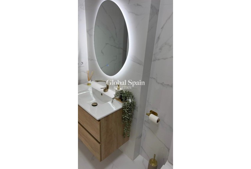 Resale - Semi-Detached -
ORIHUELA - Orihuela Costa