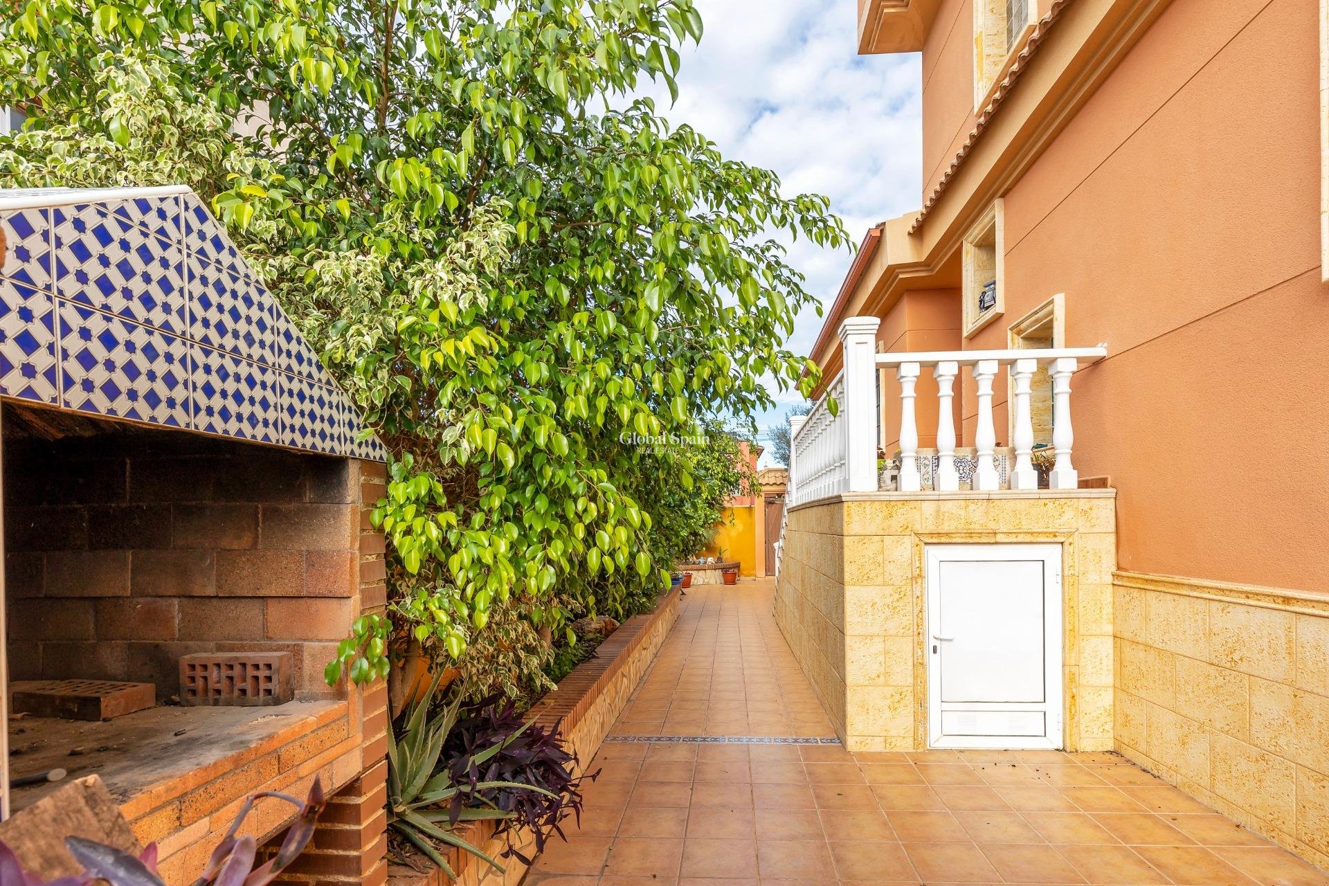 Resale - Semi-Detached -
TORREVIEJA - Aguas Nuevas