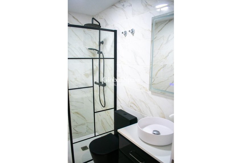 Resale - Semi-Detached -
TORREVIEJA - Torreblanca