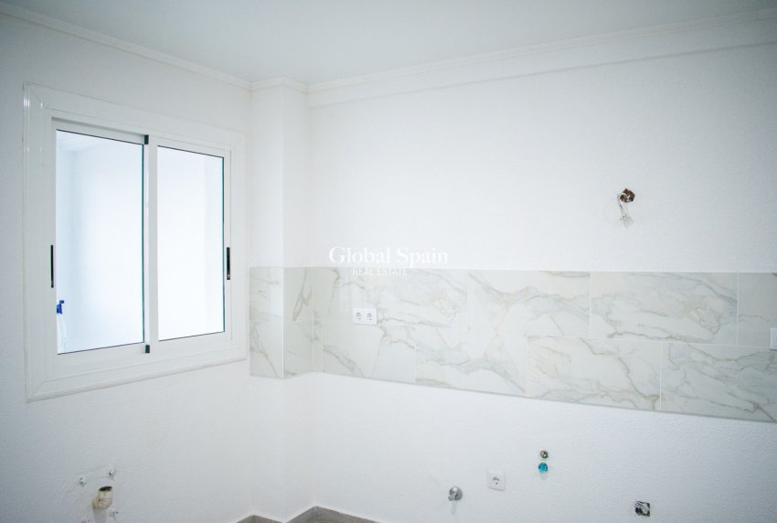 Resale - Semi-Detached -
TORREVIEJA - Torreblanca