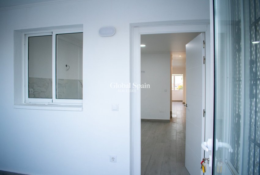 Resale - Semi-Detached -
TORREVIEJA - Torreblanca