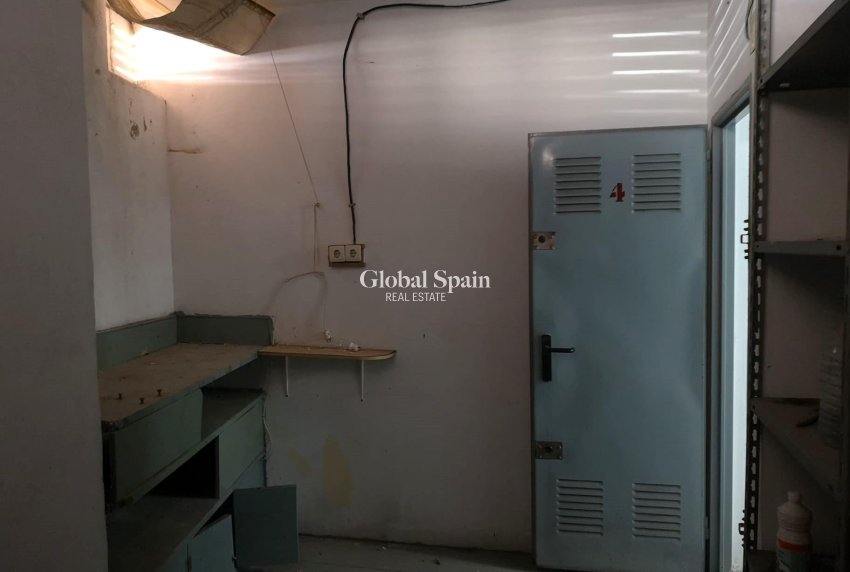 Resale - Storeroom -
TORREVIEJA - Estacion de autobuses