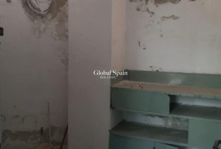 Resale - Storeroom -
TORREVIEJA - Estacion de autobuses