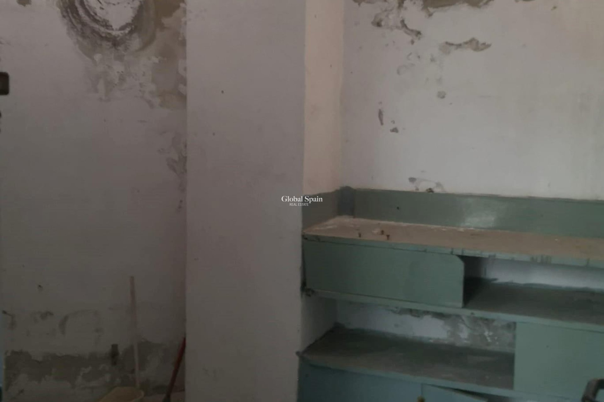 Resale - Storeroom -
TORREVIEJA - Estacion de autobuses