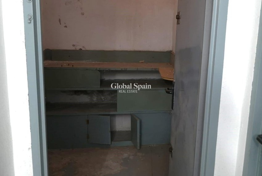 Resale - Storeroom -
TORREVIEJA - Estacion de autobuses