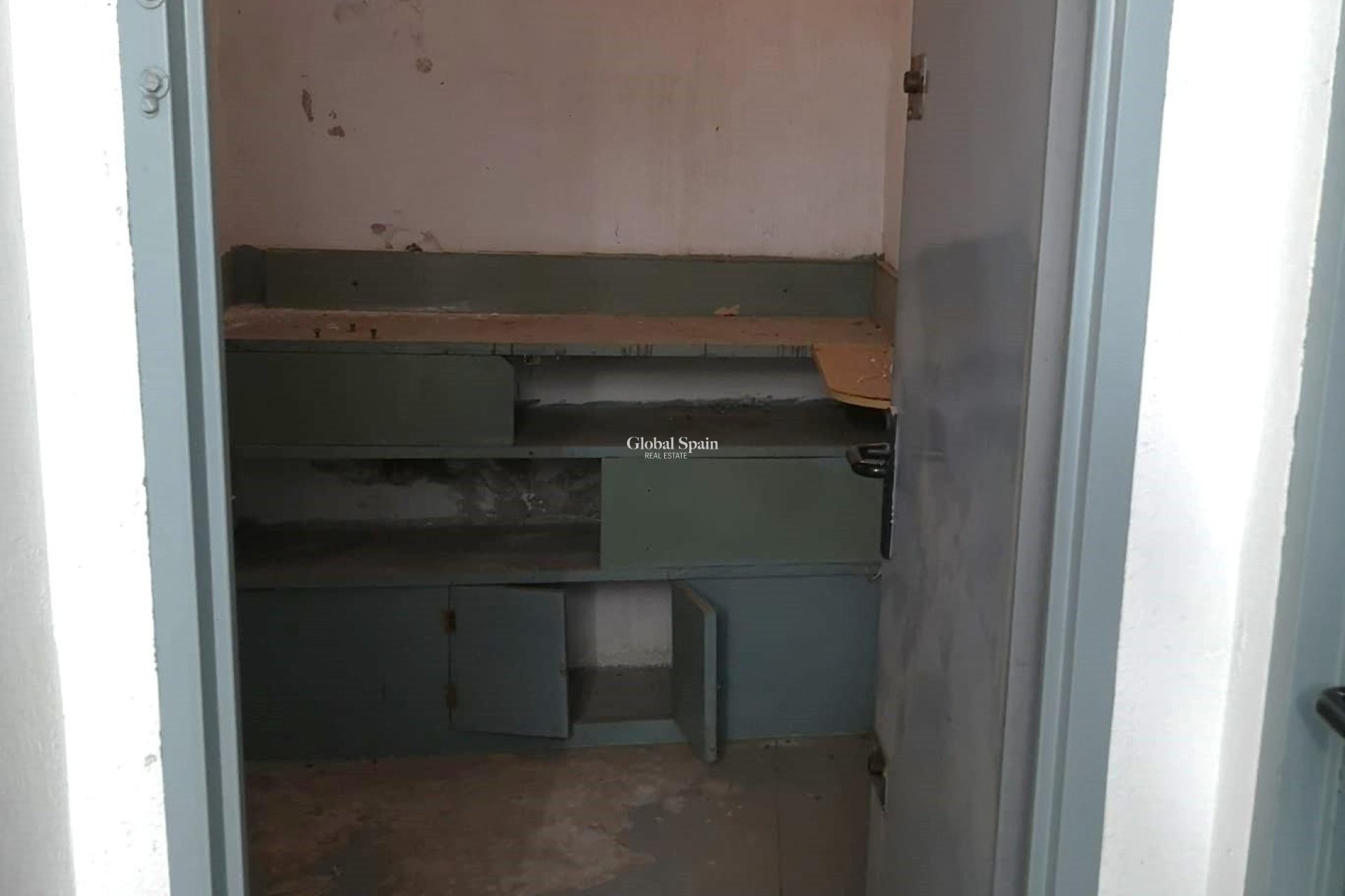 Resale - Storeroom -
TORREVIEJA - Estacion de autobuses