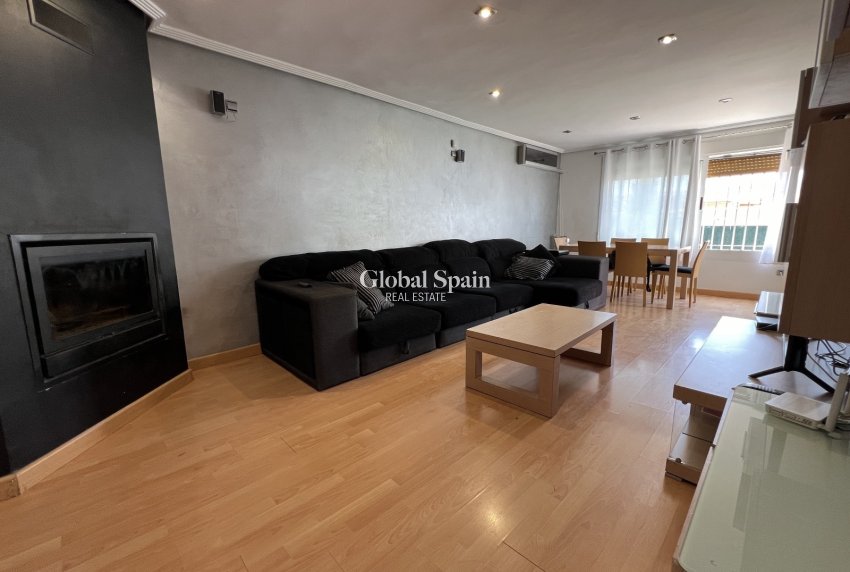 Resale - terraced_house -
TORREVIEJA - Costa Blanca Sur