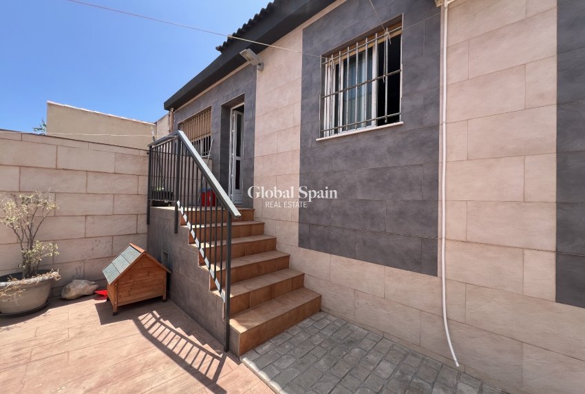 Resale - terraced_house -
TORREVIEJA - Costa Blanca Sur