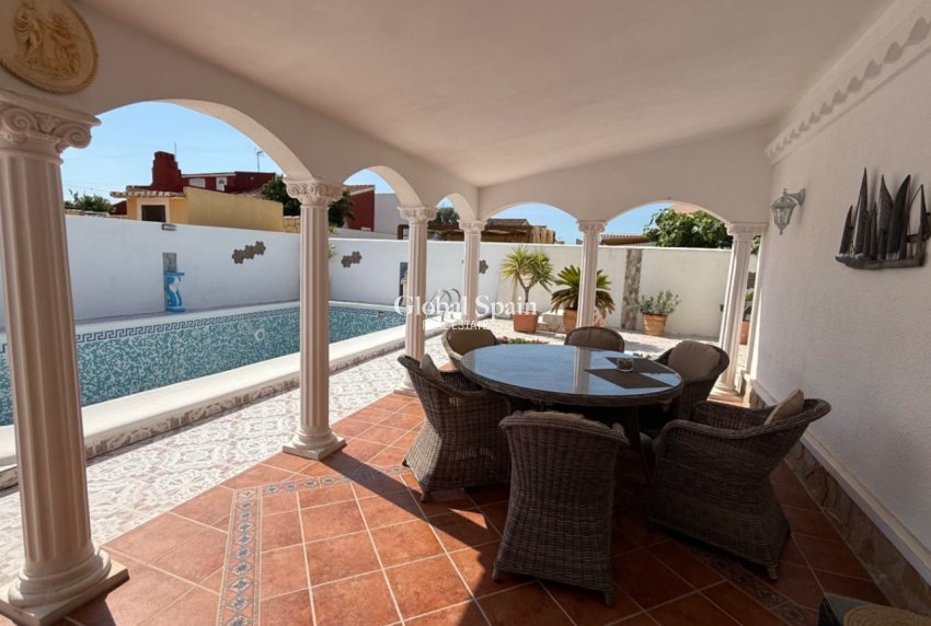 Resale - terraced_house -
TORREVIEJA - Costa Blanca Sur