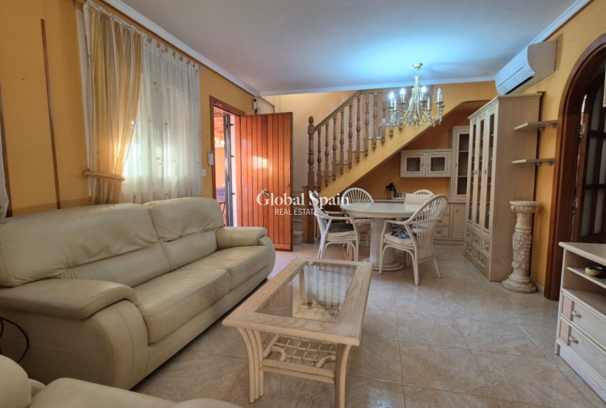 Resale - terraced_house -
TORREVIEJA - Costa Blanca Sur