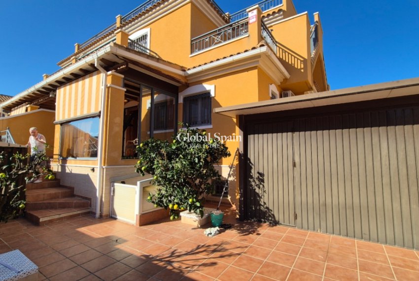 Resale - terraced_house -
TORREVIEJA - Costa Blanca Sur