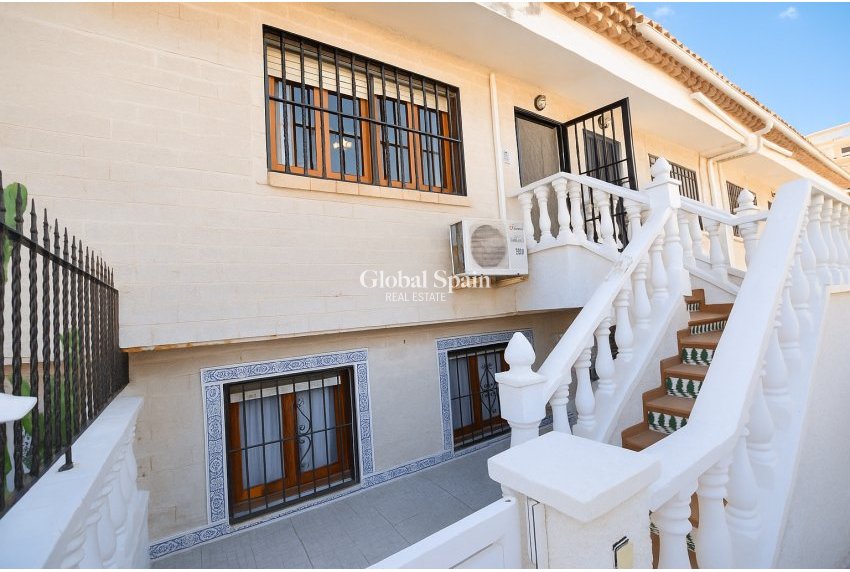 Resale - Terraced house / Townhouse -
LA MATA