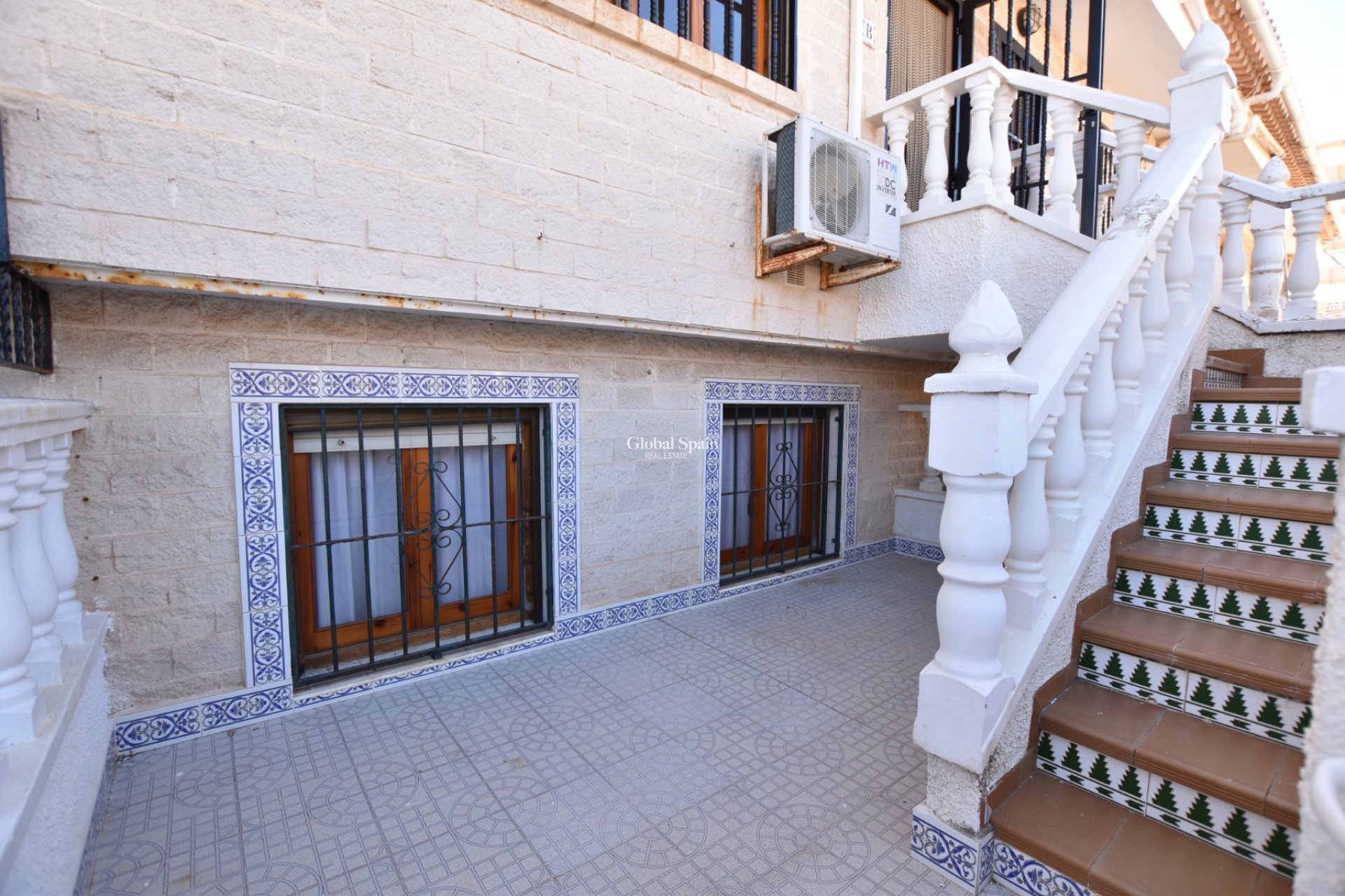 Resale - Terraced house / Townhouse -
LA MATA