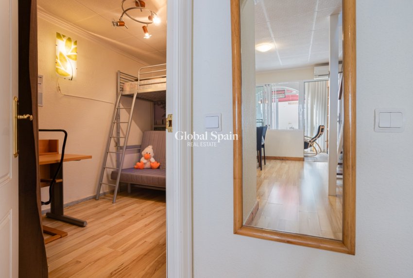 Resale - Terraced house / Townhouse -
TORREVIEJA - La Siesta