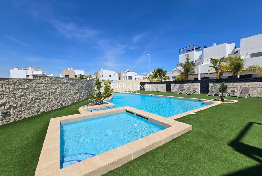 Resale - Townhouse * -
CIUDAD QUESADA - Doña Pepa *