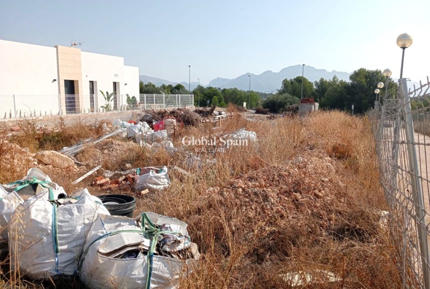 Resale - urban plot -
POLOP - Polop