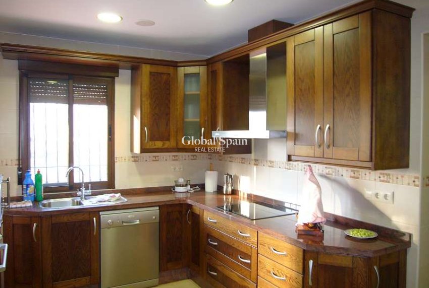 Resale - VILLA -
ABANILLA - Inland