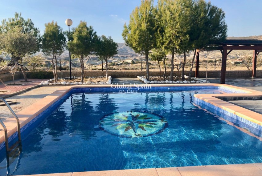 Resale - VILLA -
ABANILLA - Inland