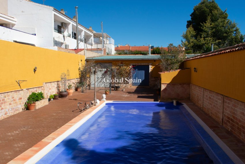 Resale - VILLA -
ALBACETE - Hellin
