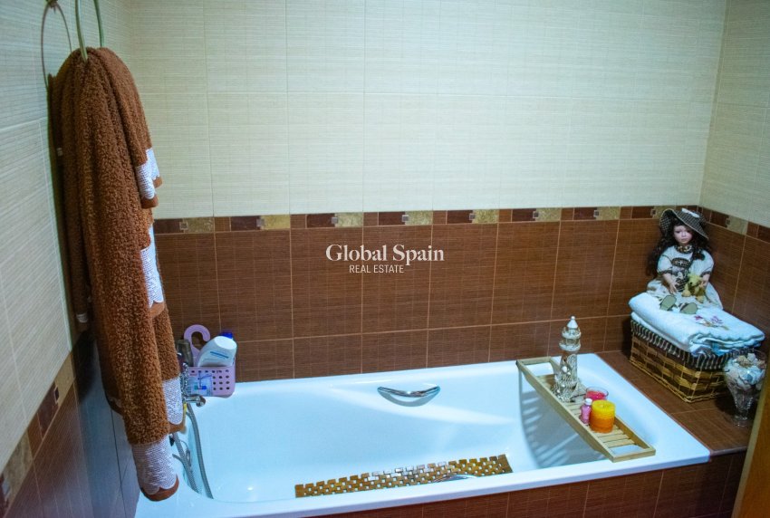 Resale - VILLA -
ALBACETE - Hellin