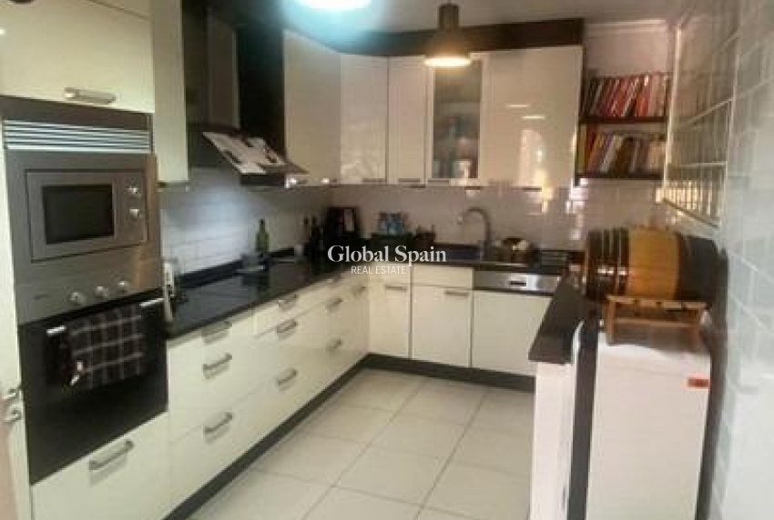 Resale - VILLA -
ALBATERA - Campo De Albatera