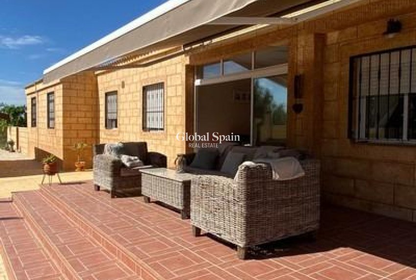 Resale - VILLA -
ALBATERA - Campo De Albatera