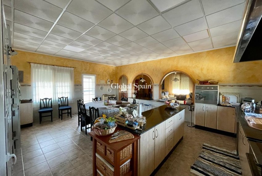 Resale - VILLA -
ALBATERA - Inland