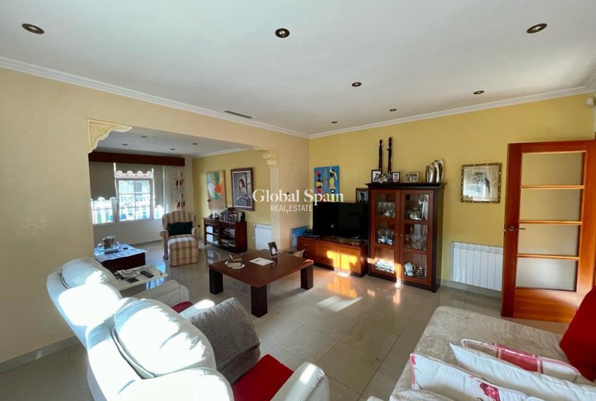 Resale - VILLA -
ALBATERA - Inland