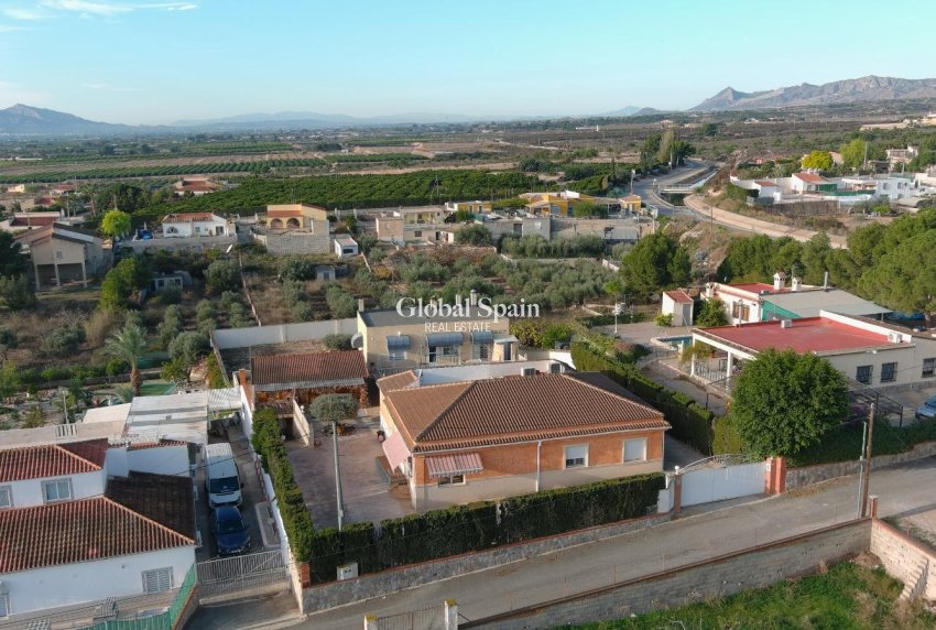 Resale - VILLA -
ALBATERA - Inland