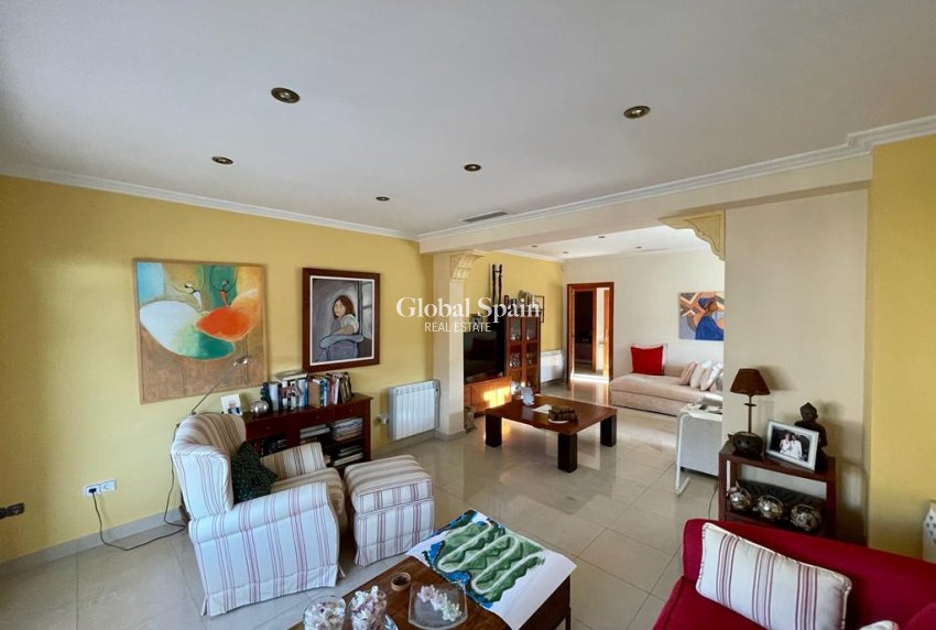 Resale - VILLA -
ALBATERA - Inland
