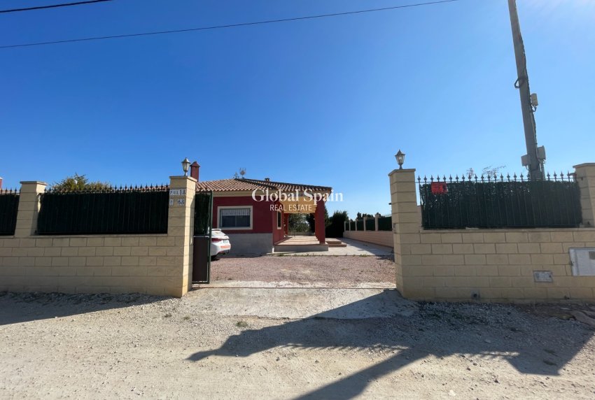Resale - VILLA -
ALBATERA - Inland