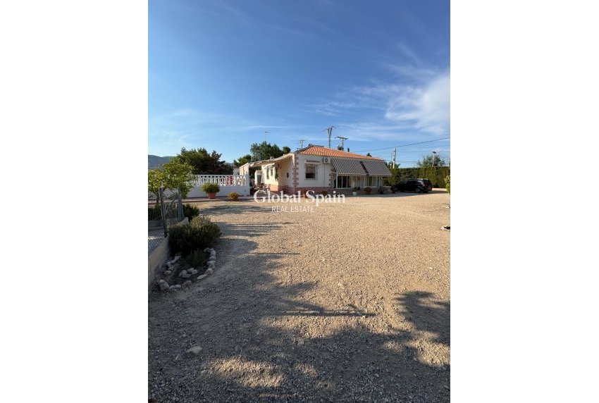 Resale - VILLA -
ALBATERA - Partida Lomas